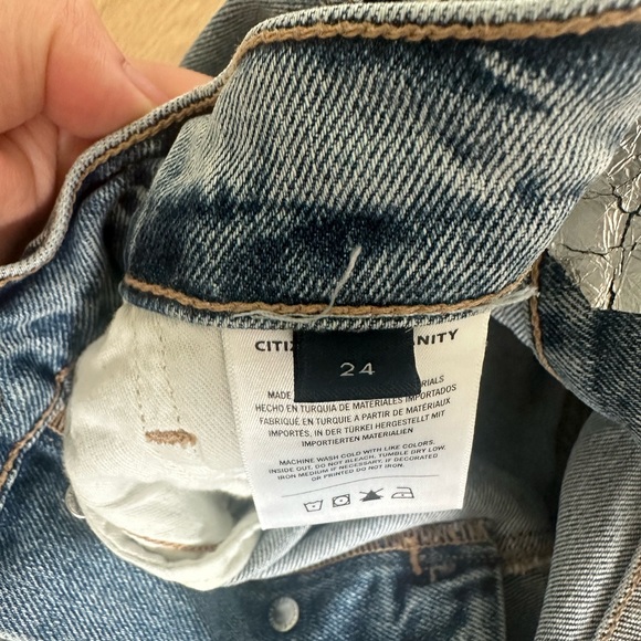 EUC CITIZEN OF HUMANITY DISTRESSED EMERSON JEAN SIZE 24 - Picture 9 of 10